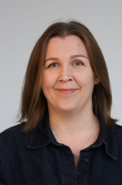 en person med langt hår