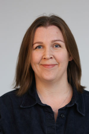 en person med langt hår