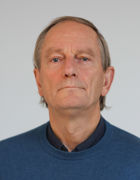 en person med grått hår