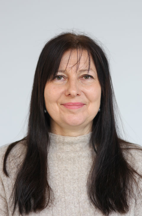 En person med langt hår