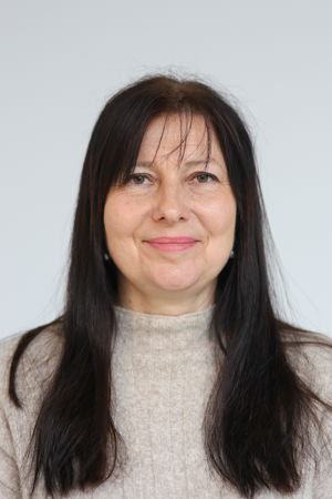 En person med langt hår