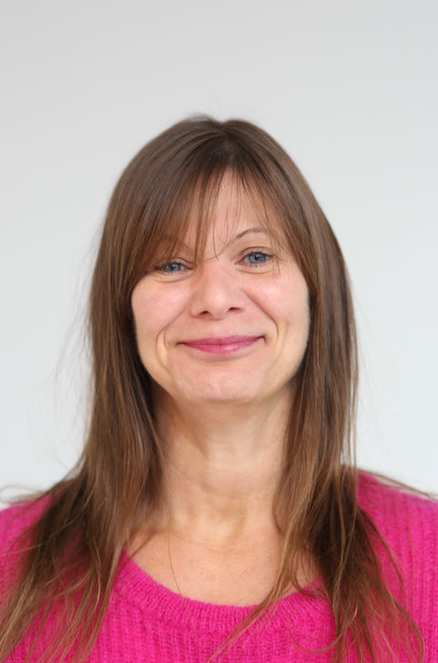 En person med langt hår