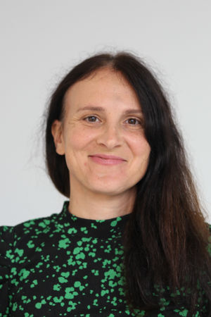 En person med langt hår