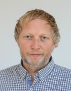 en person med skjegg en person med skjegg