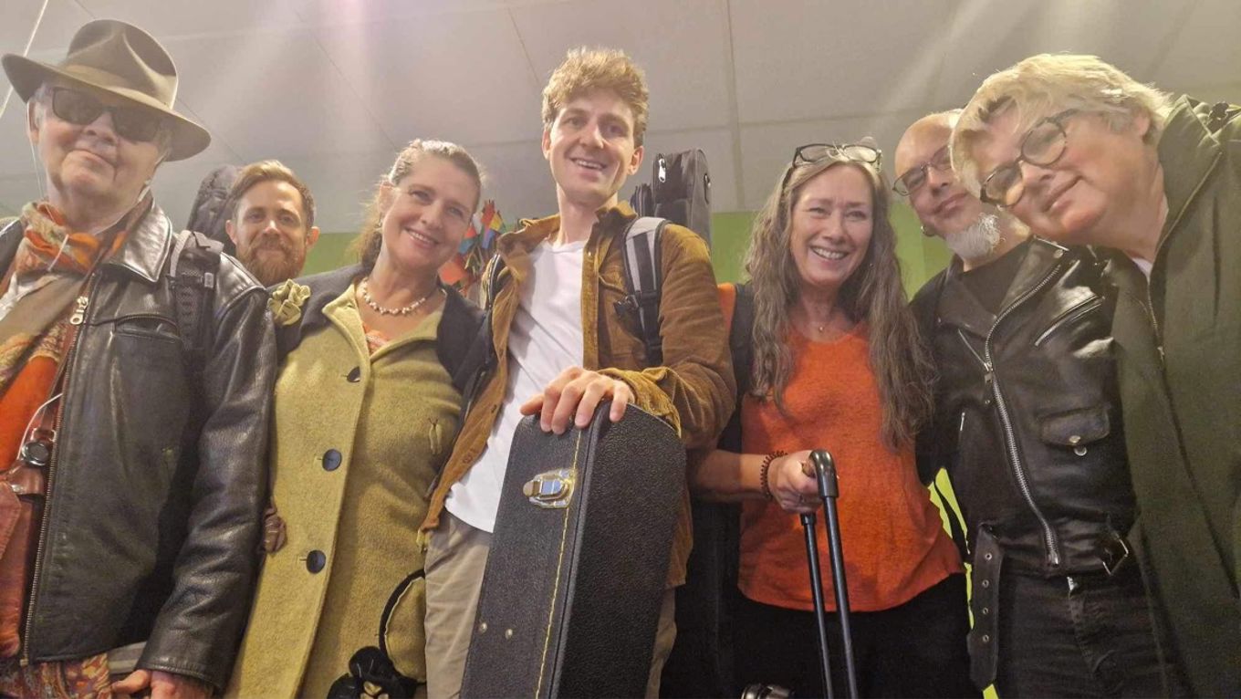 Foto: Musikkverkstedet Nydalen en gruppe mennesker som poserer for et bilde