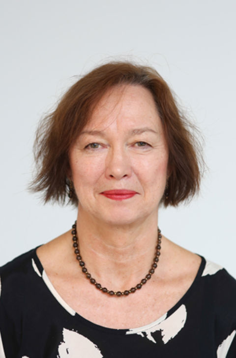 En person med et halskjede